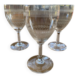 3 verres à vin en cristal