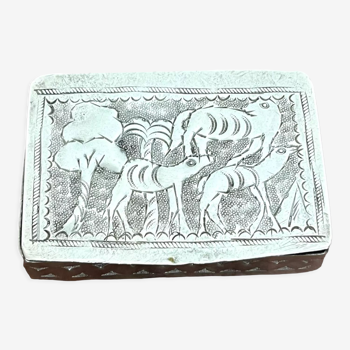 Ancienne tabatière sculpté