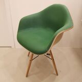 PAW Charles and Ray Eames armchair, Herman Miller, Seng Chicago base