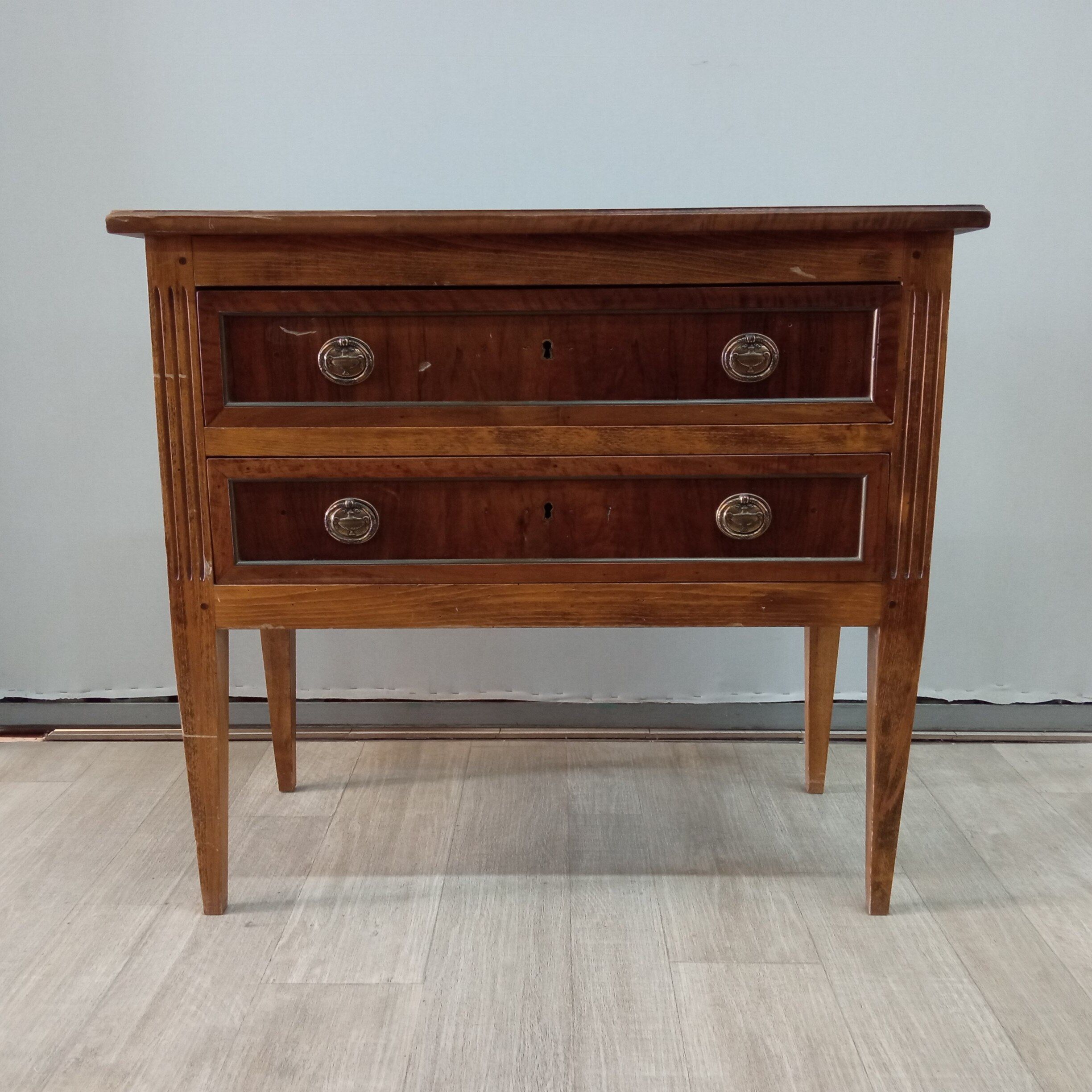 Commode sauteuse style louis xvi