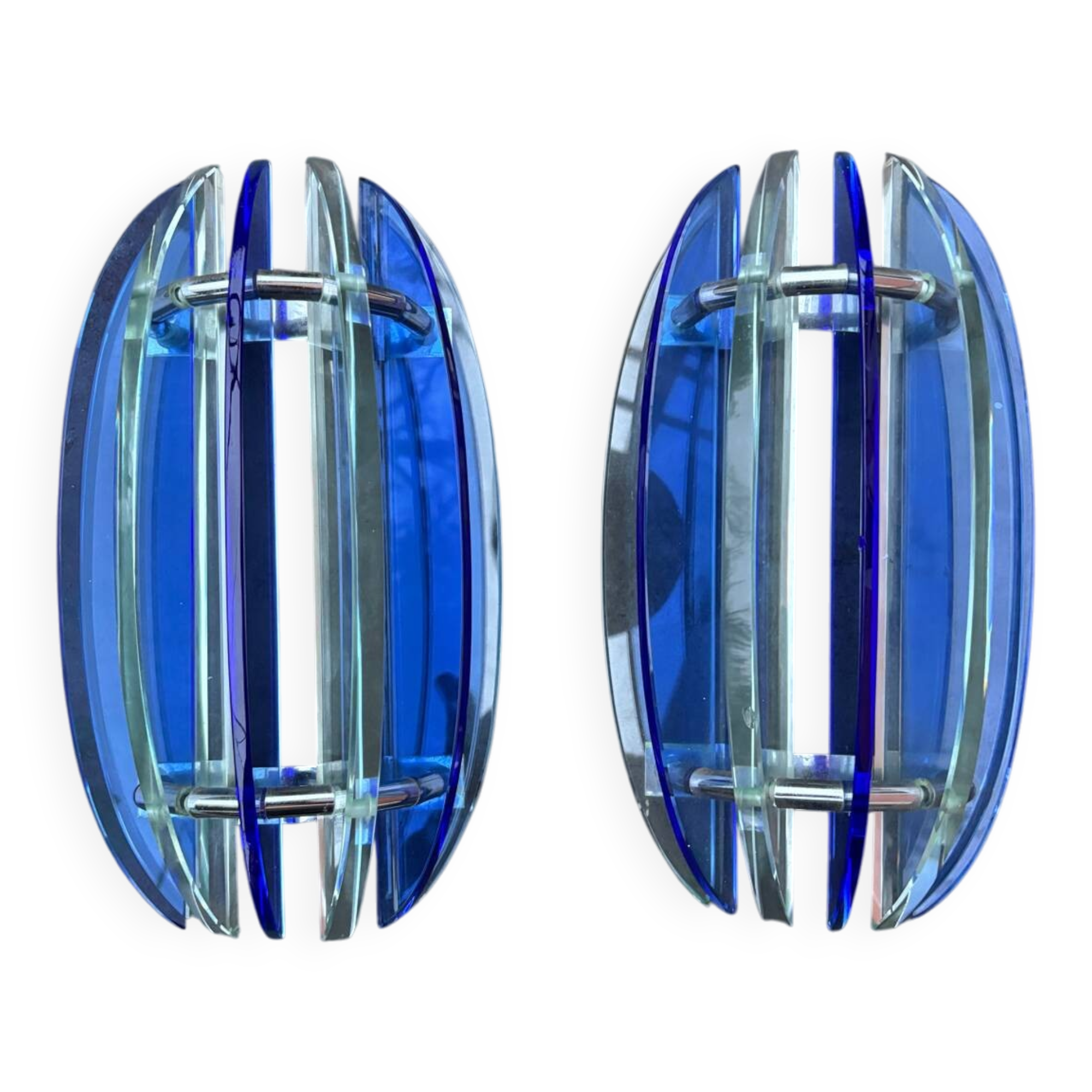 Two Veca Fontana Arte wall lights from 1970.