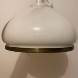 White opaline suspension