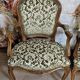 Paire de fauteuils style Louis XV, en bois massif finement sculpté