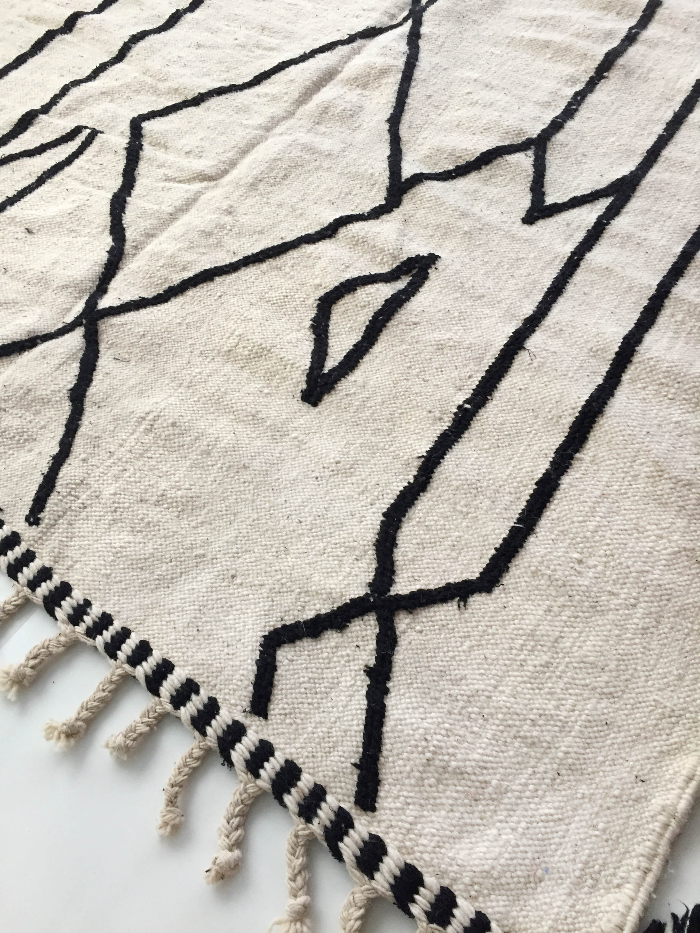 Moroccan Berber Kilim carpet ecru with black graphic patterns 315x198cm