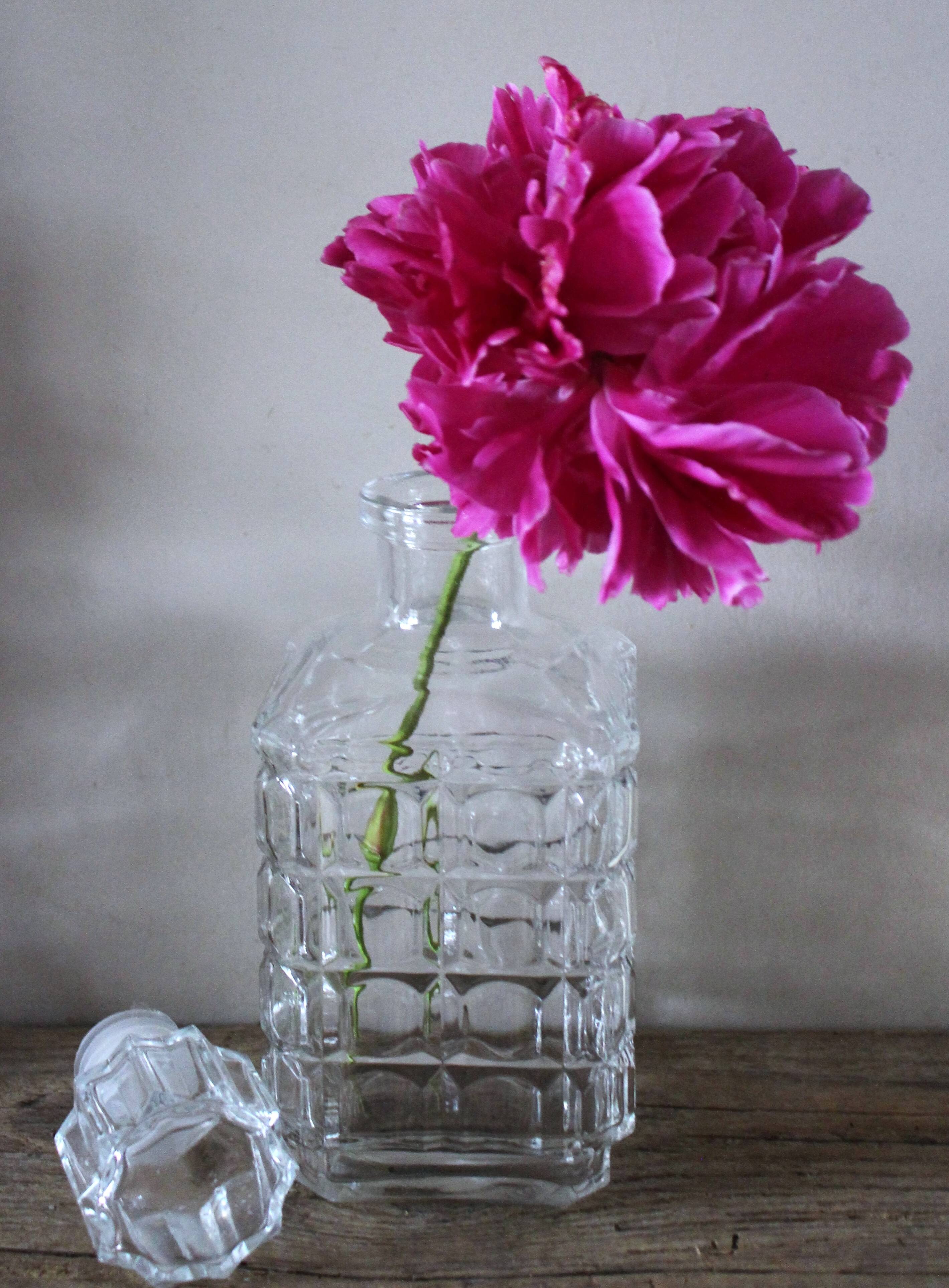 Vintage relief square glass whisky carafe