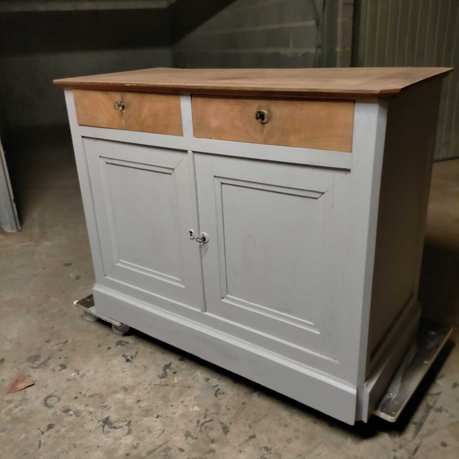 Ancien buffet de ferme