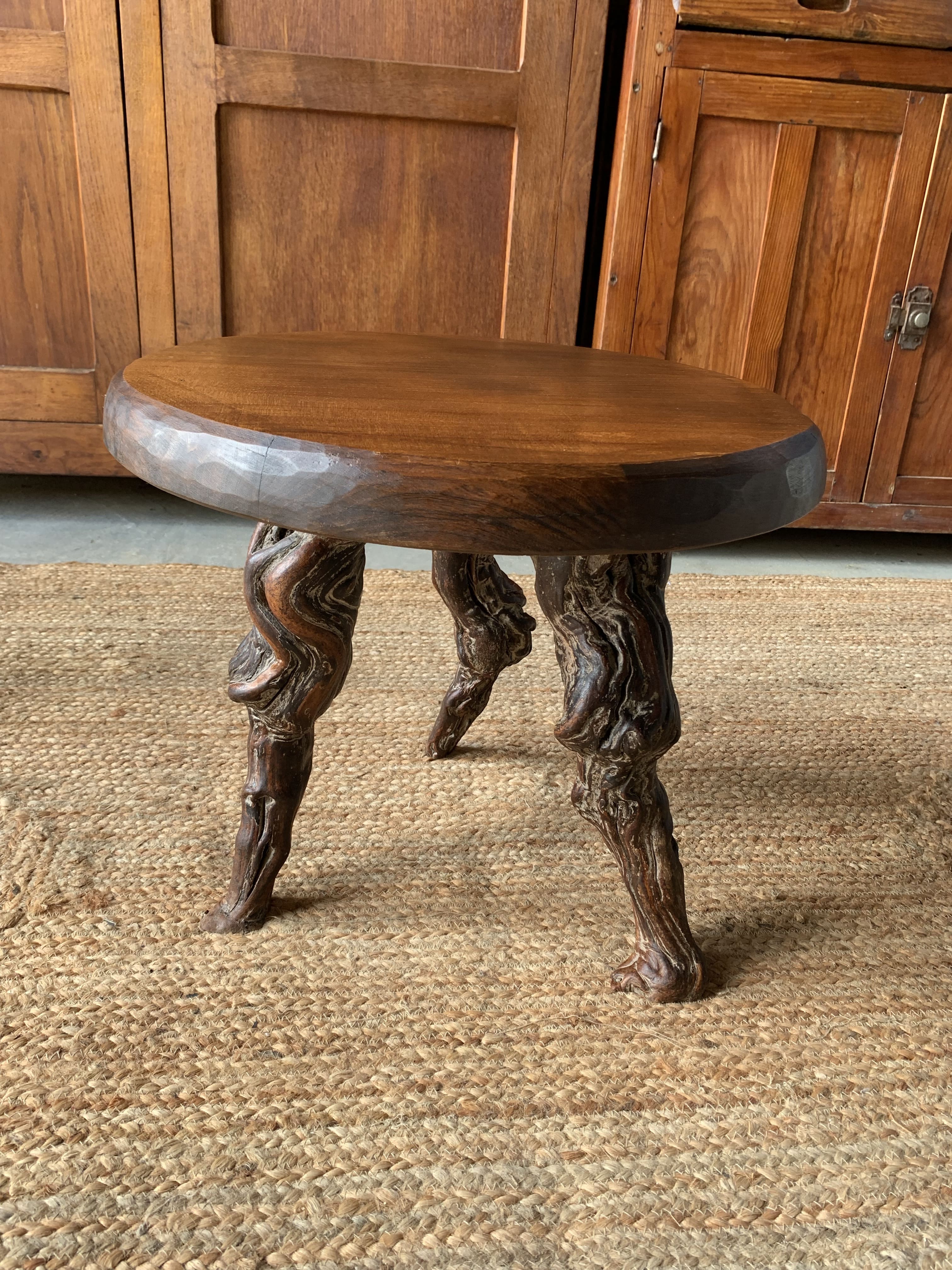 Round coffee table, vines