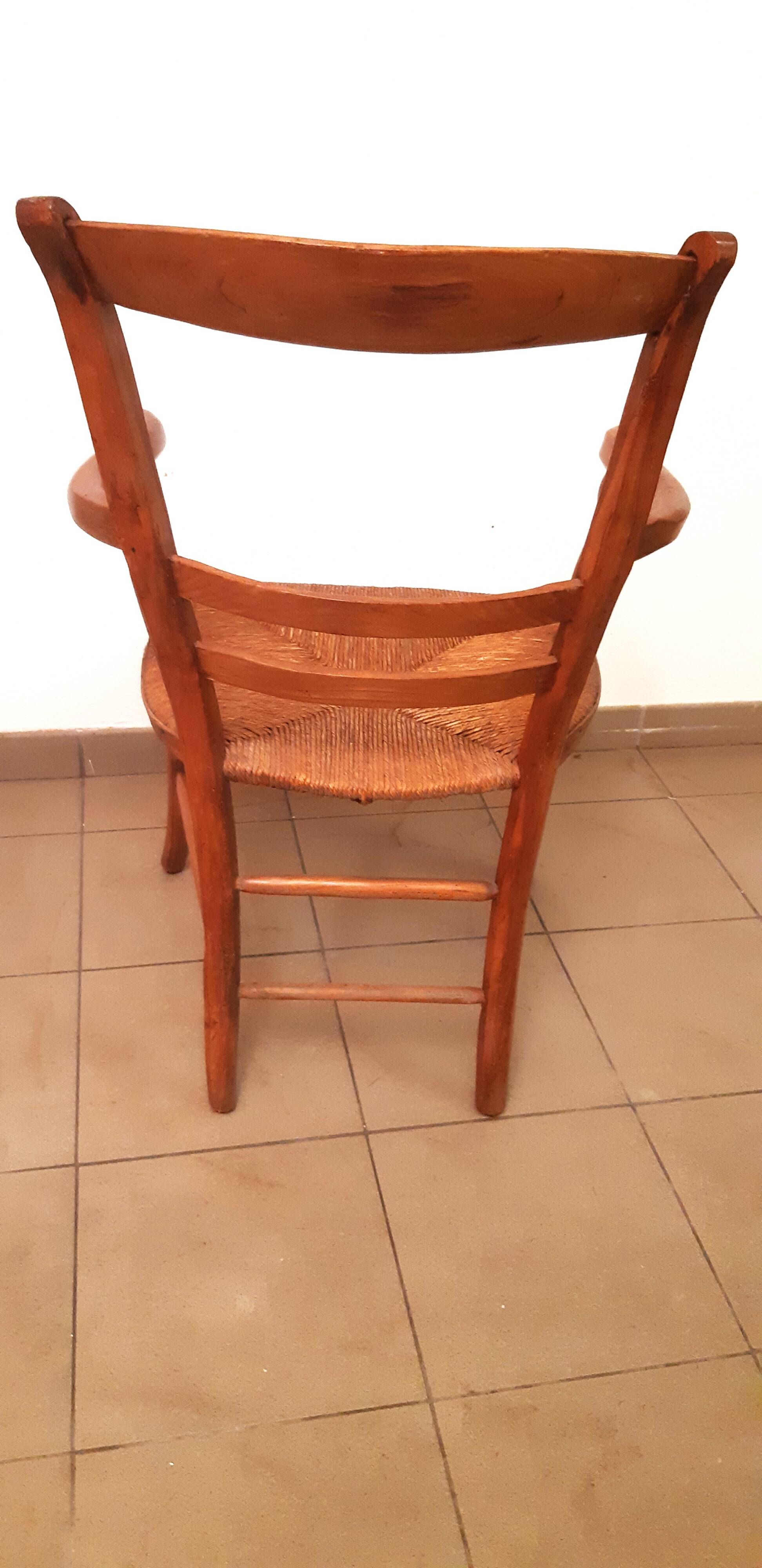 fauteuil rustique début XIXème en noyer blond
