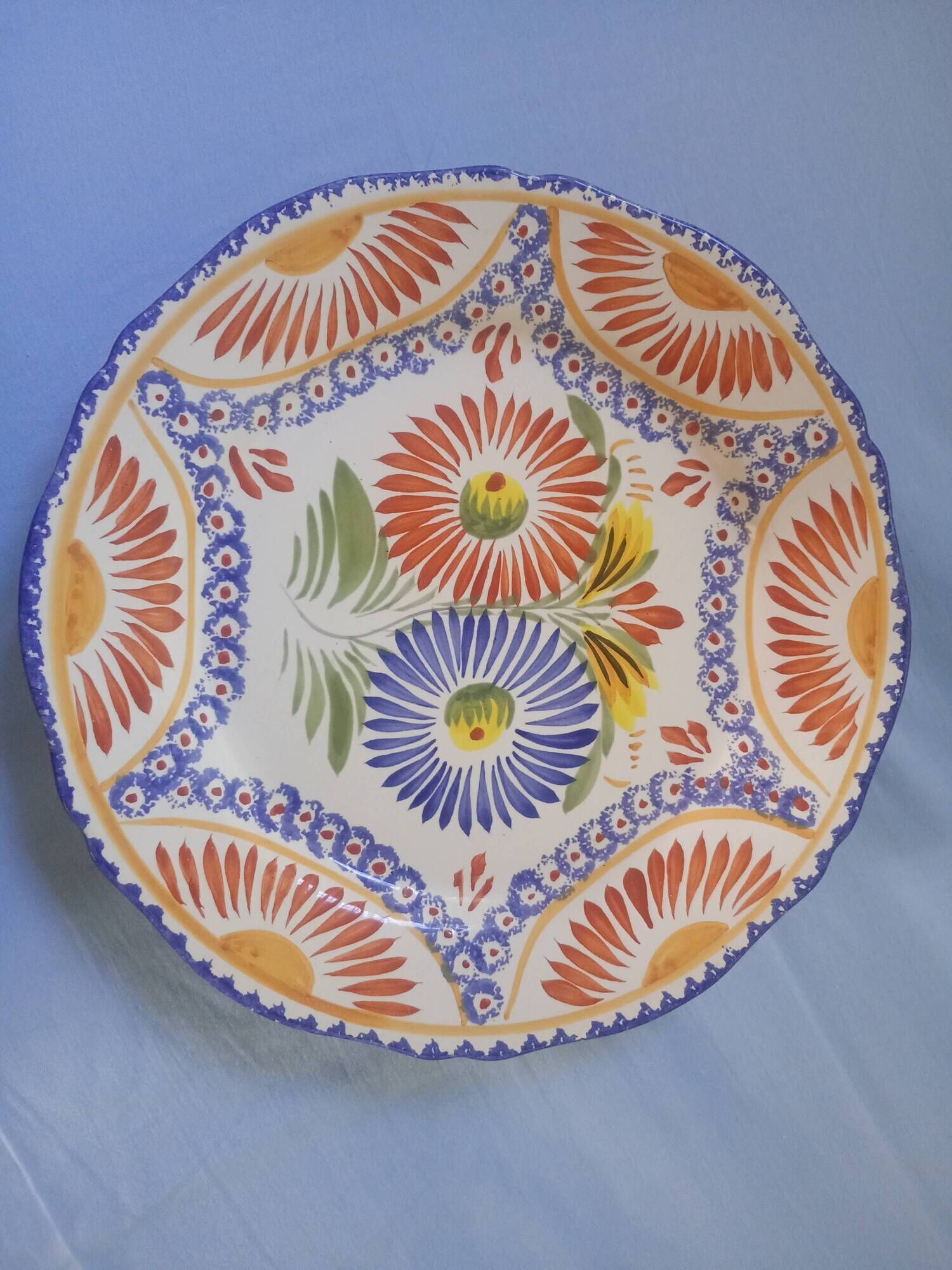 Henriot quimper france - wall plate with flowers - hand-decorated faience