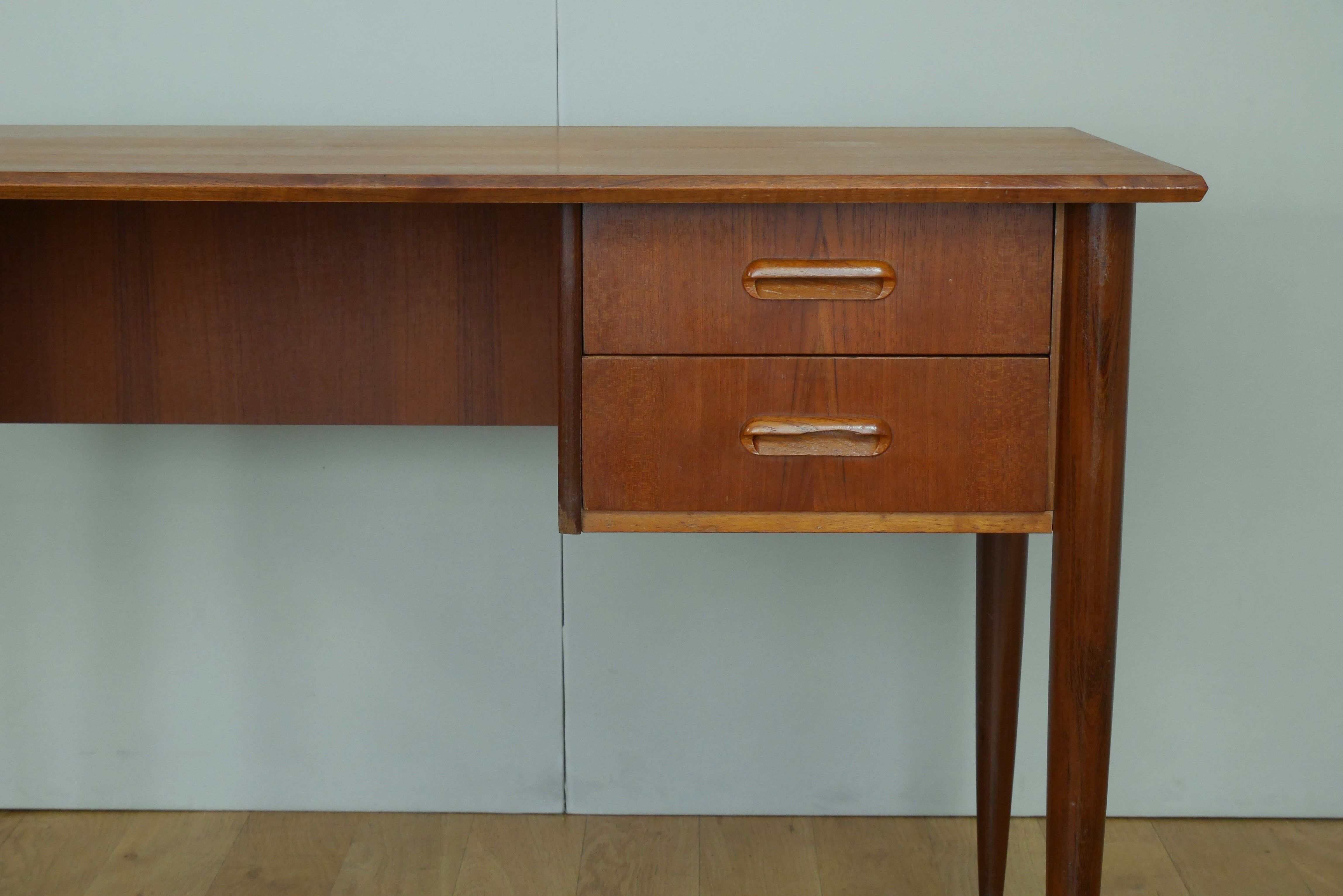 Scandinavian desk in teak from the 60s