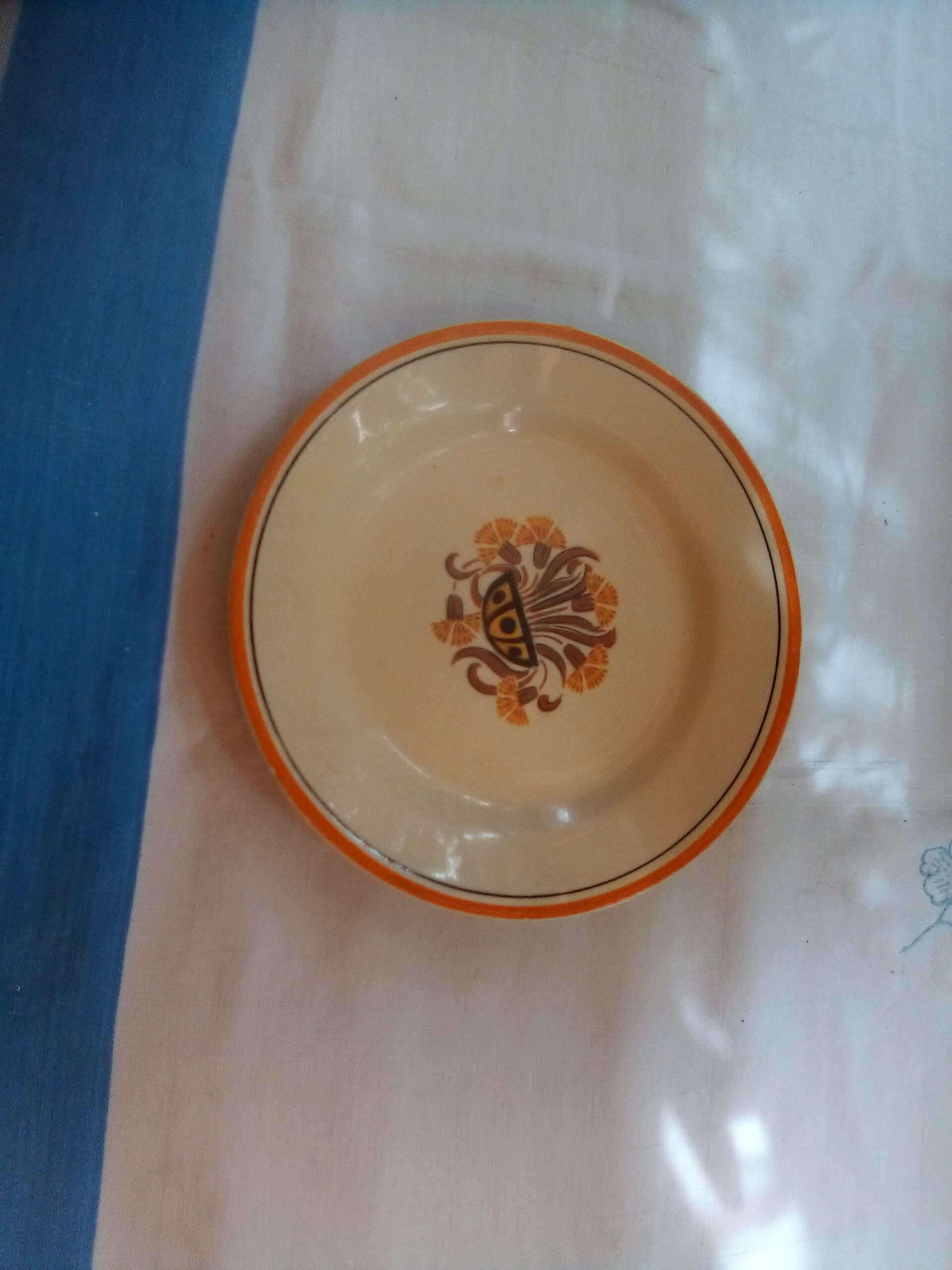 Assorted 12 dominant old brown/black plates