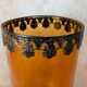 Vase vintage en verre ambré sur pied