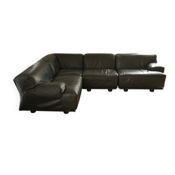 Modular Flandra sofa in leather by Vico Magistretti for Cassina, Italy, 1970s.