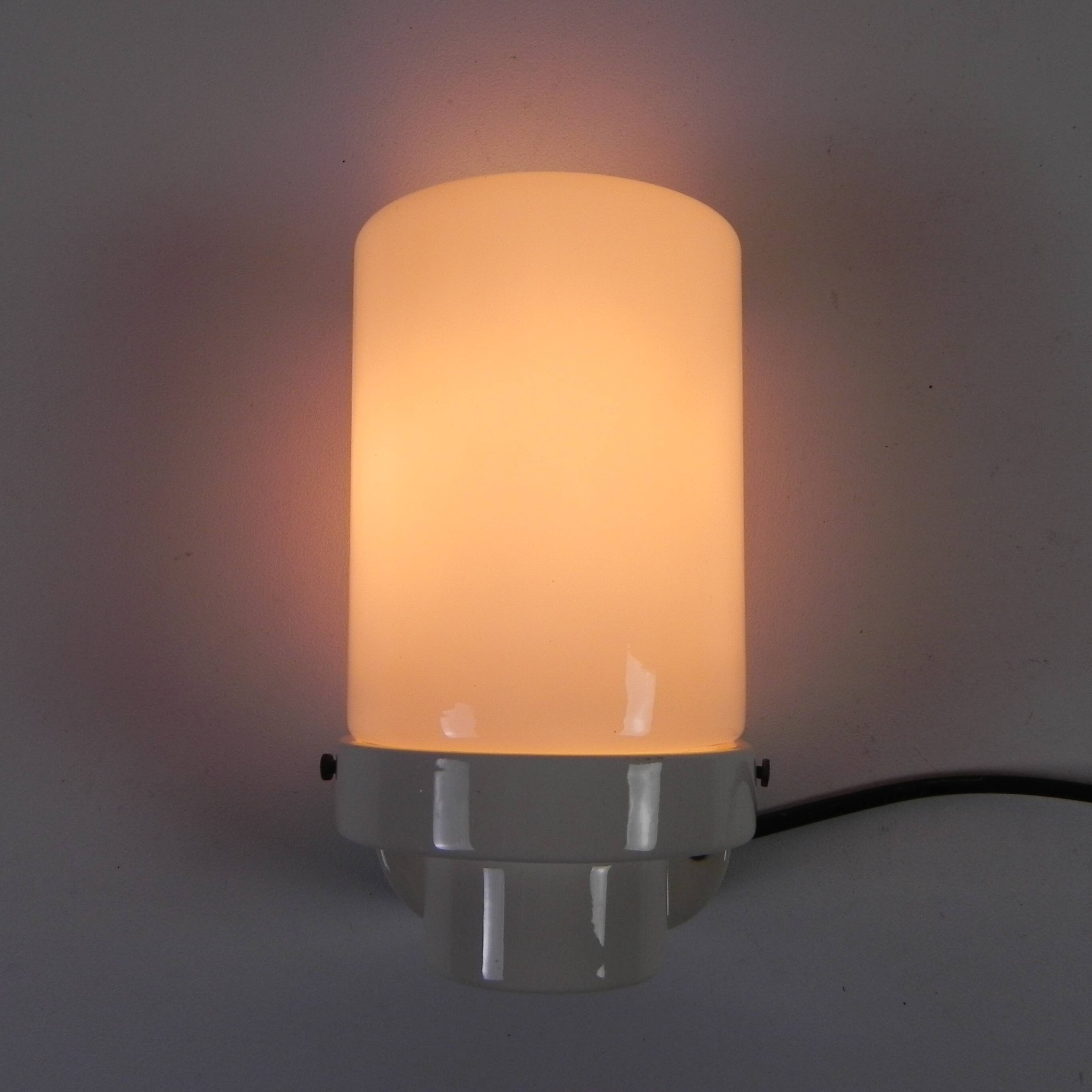 Art Deco wall lamp with porcelain holder, 1930s