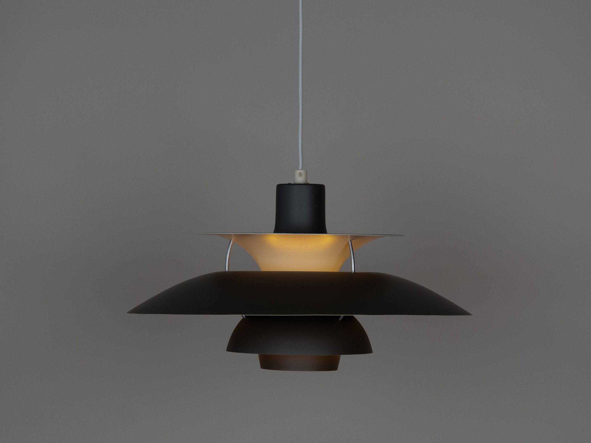 Suspension danoise PH 5 par Poul Henningsen, Louis Poulsen