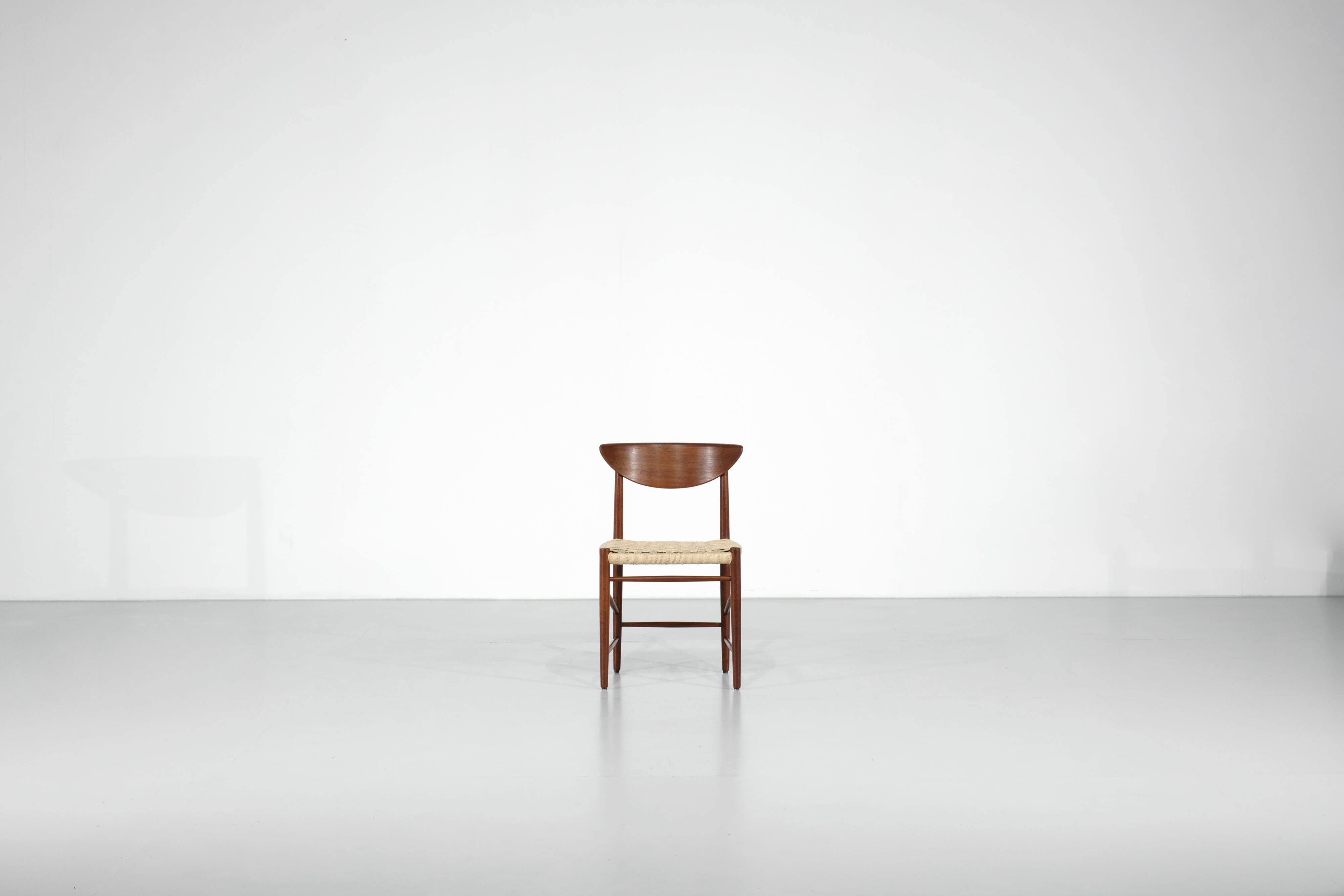 “316” chair by Peter Hvidt & Mölgaard Nielsen for Søborg Møbelfabrik.
