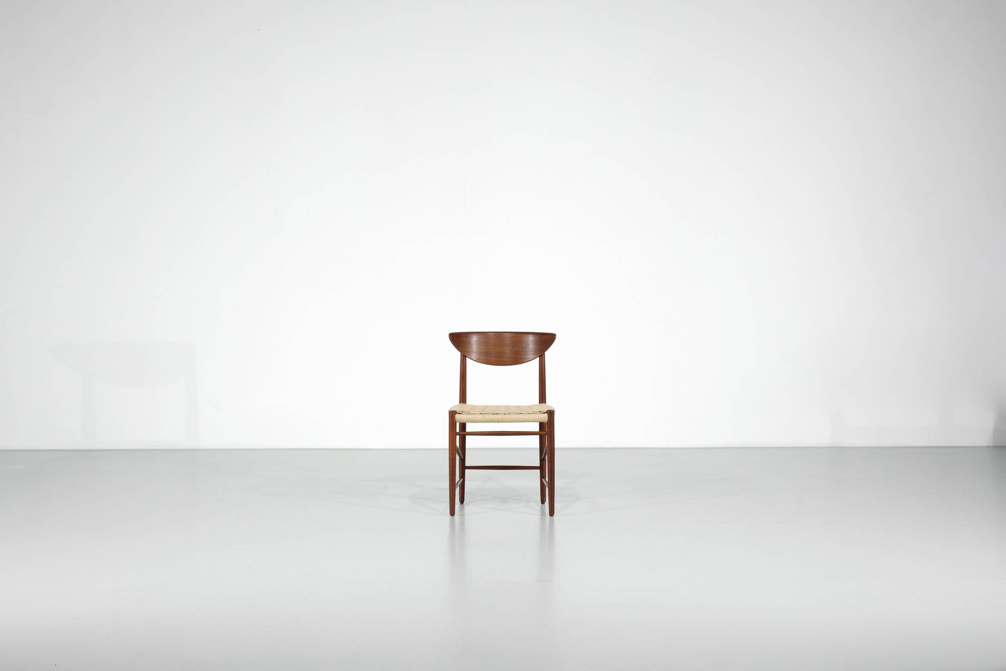 “316” chair by Peter Hvidt & Mölgaard Nielsen for Søborg Møbelfabrik.