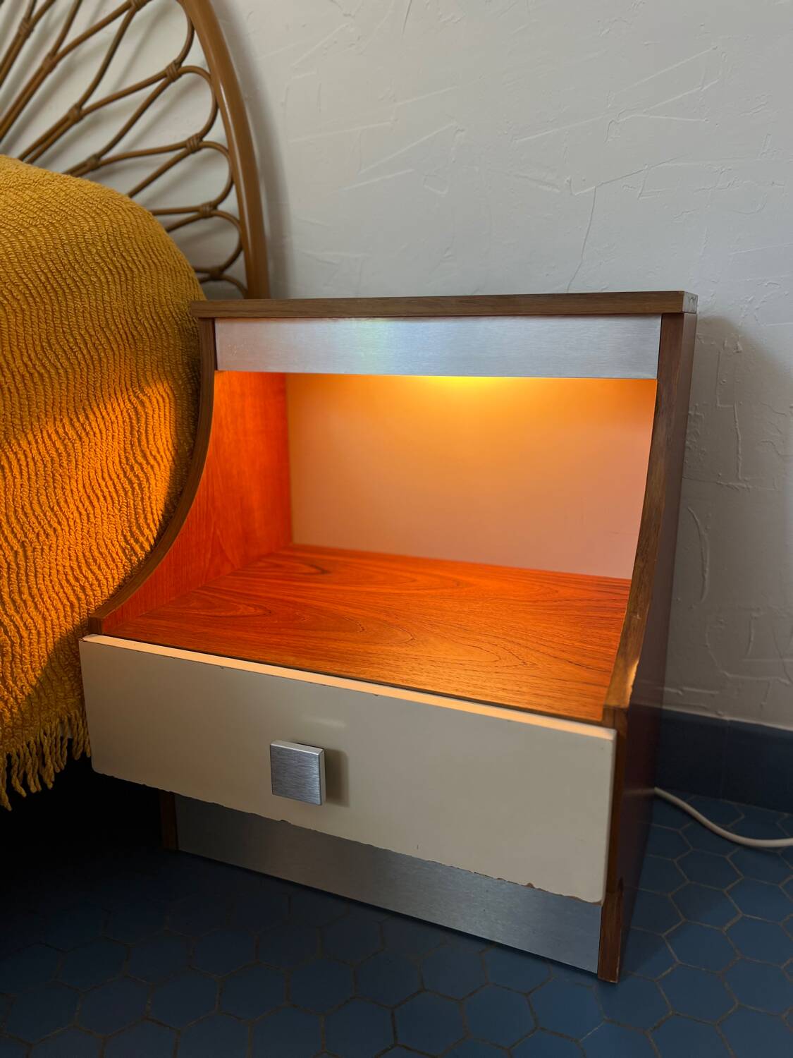 Duo tables de chevet éclairants space age 1970