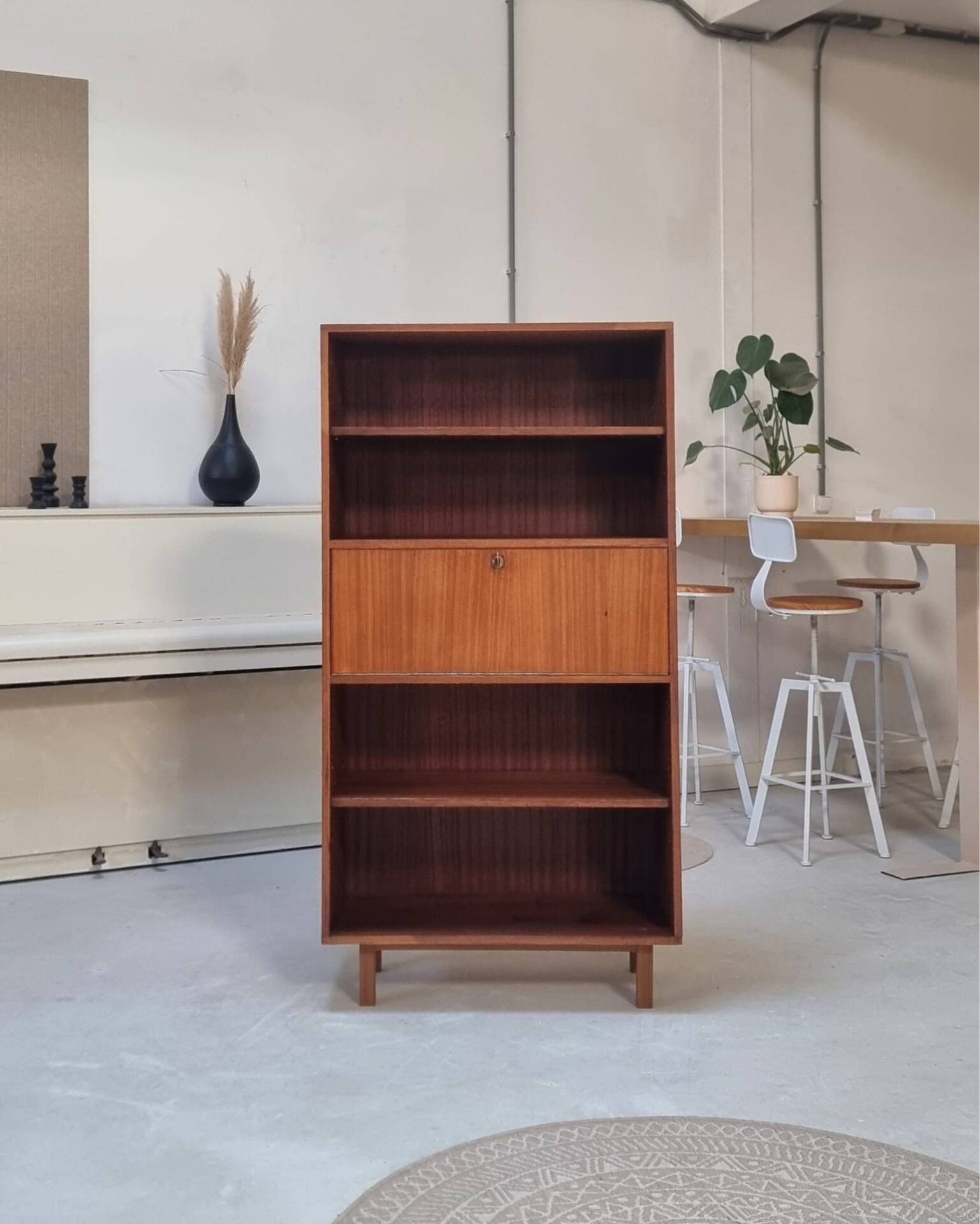 Mid-century highboard