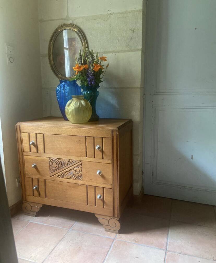 Old Art Deco period chest of drawers in oak