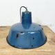 Lampe à suspension industrielle en émail bleu, années 1960