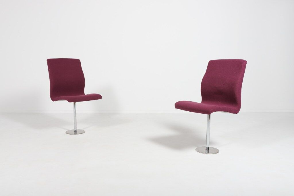 Suite of two chairs "Oxford" by Arne Jacobsen for Fritz Hansen