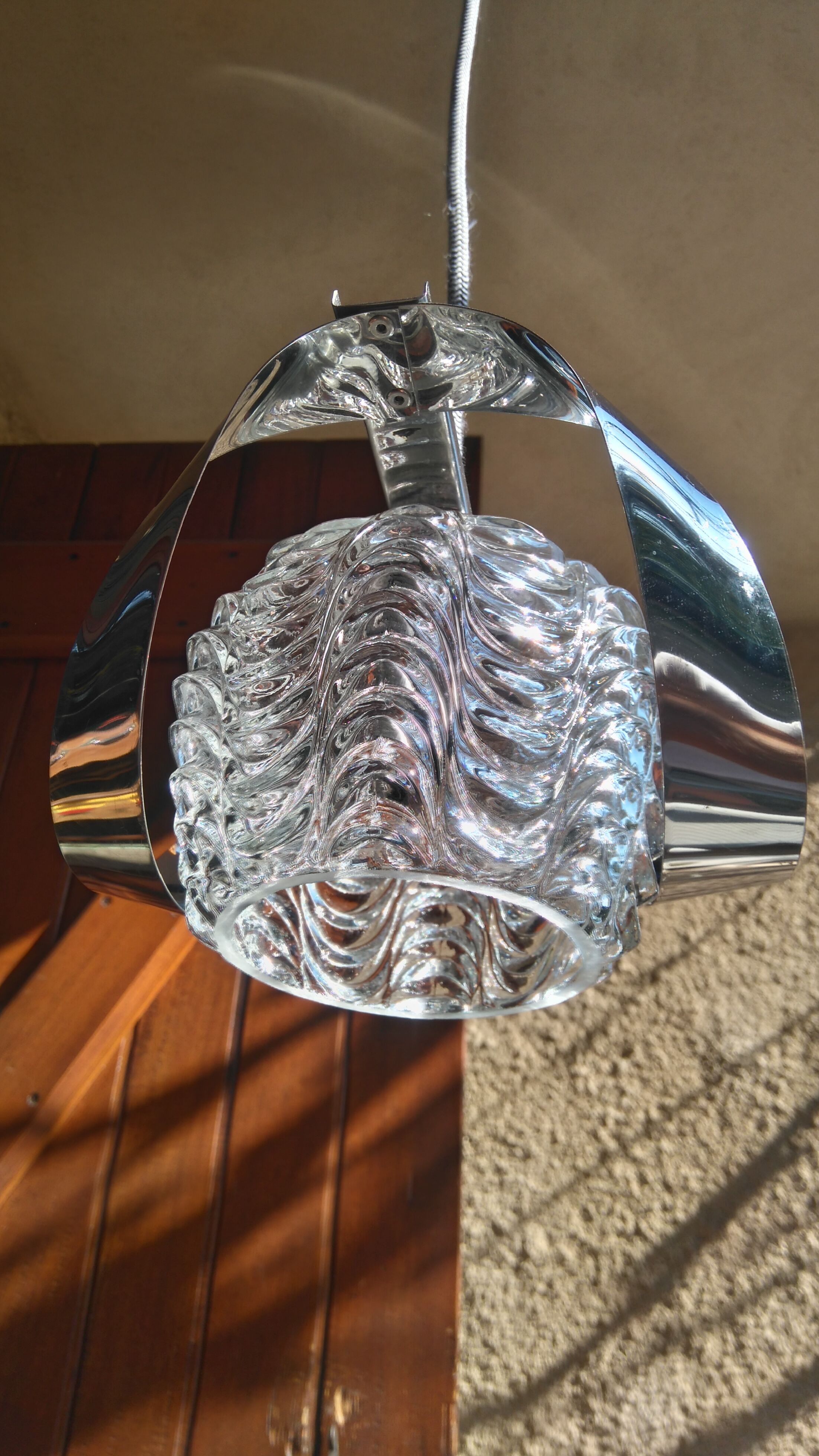 Hanging space age Sinus