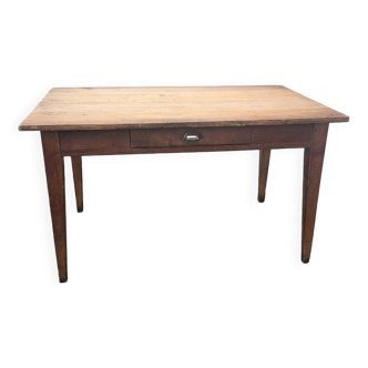 Farm table