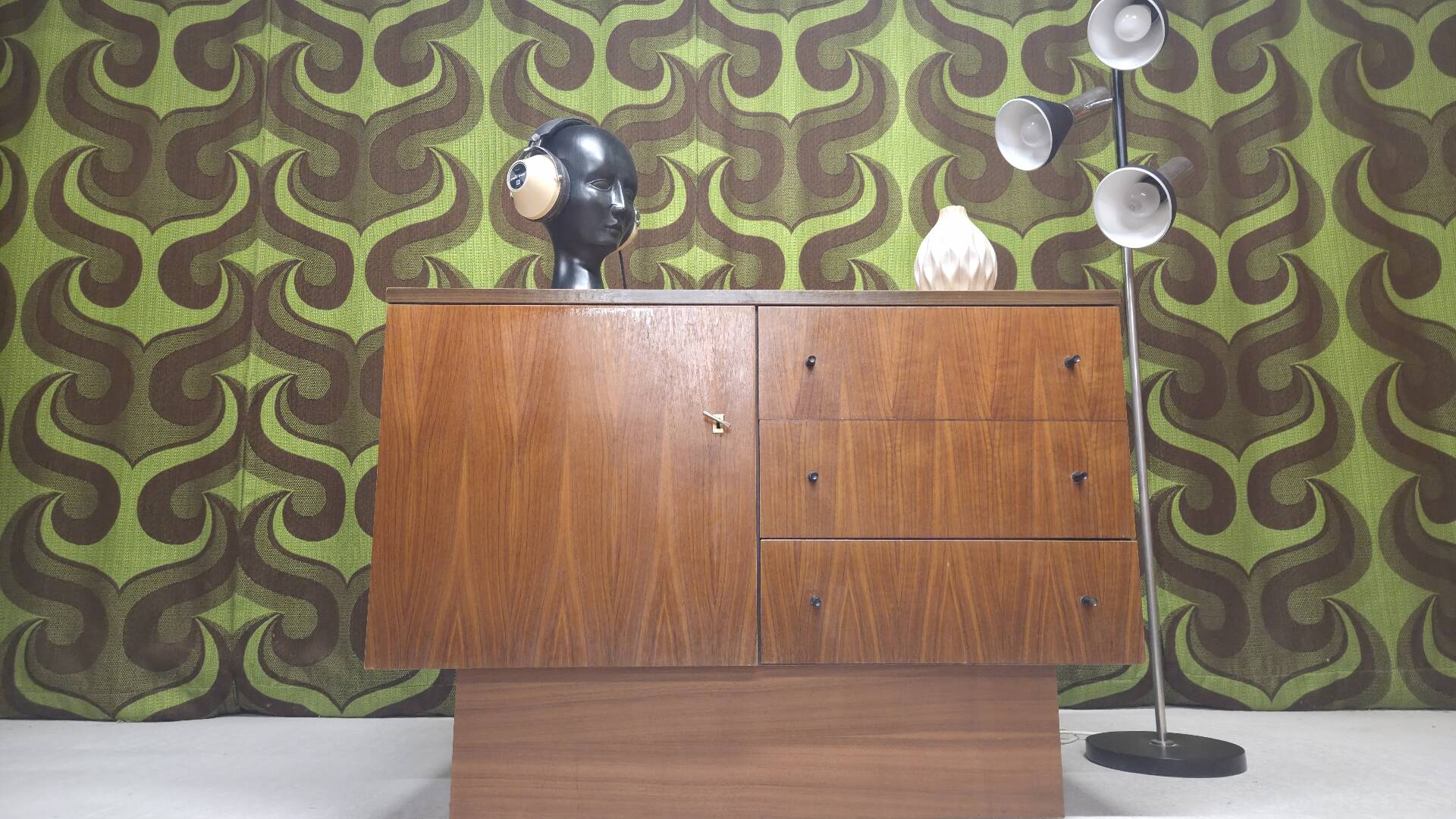 Vintage 1970s teak enfilade