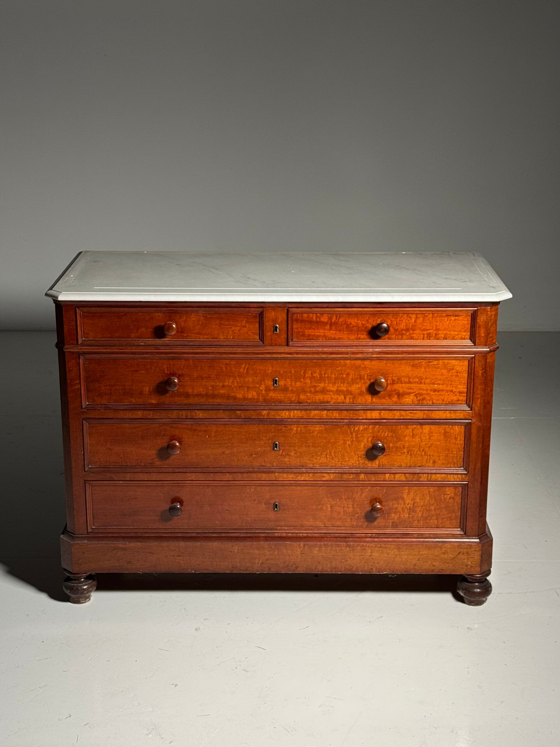 Mahogany chest of drawers 19th century