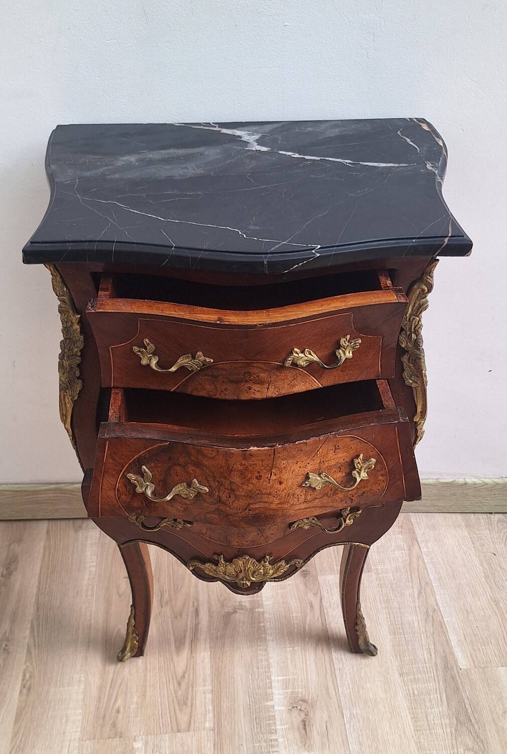 Table de chevet