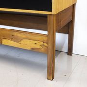 Commode à tiroirs en cerisier du milieu du siècle par Heals