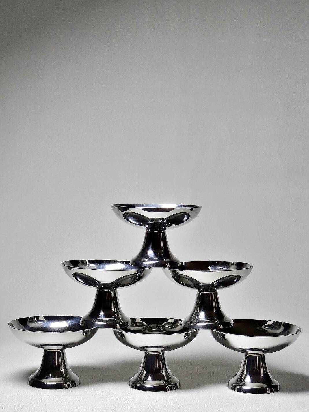 6 Vintage stainless steel dessert bowls by Guy Degrenne