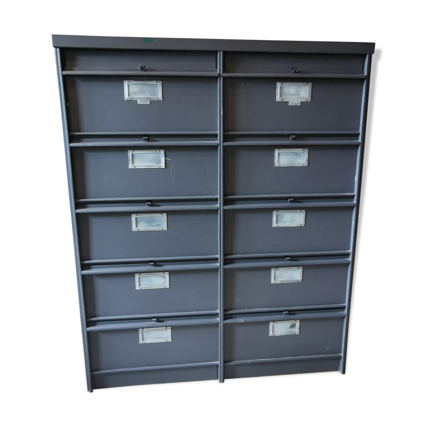 Industrial furniture with 10 metal lockers “Ronéo”