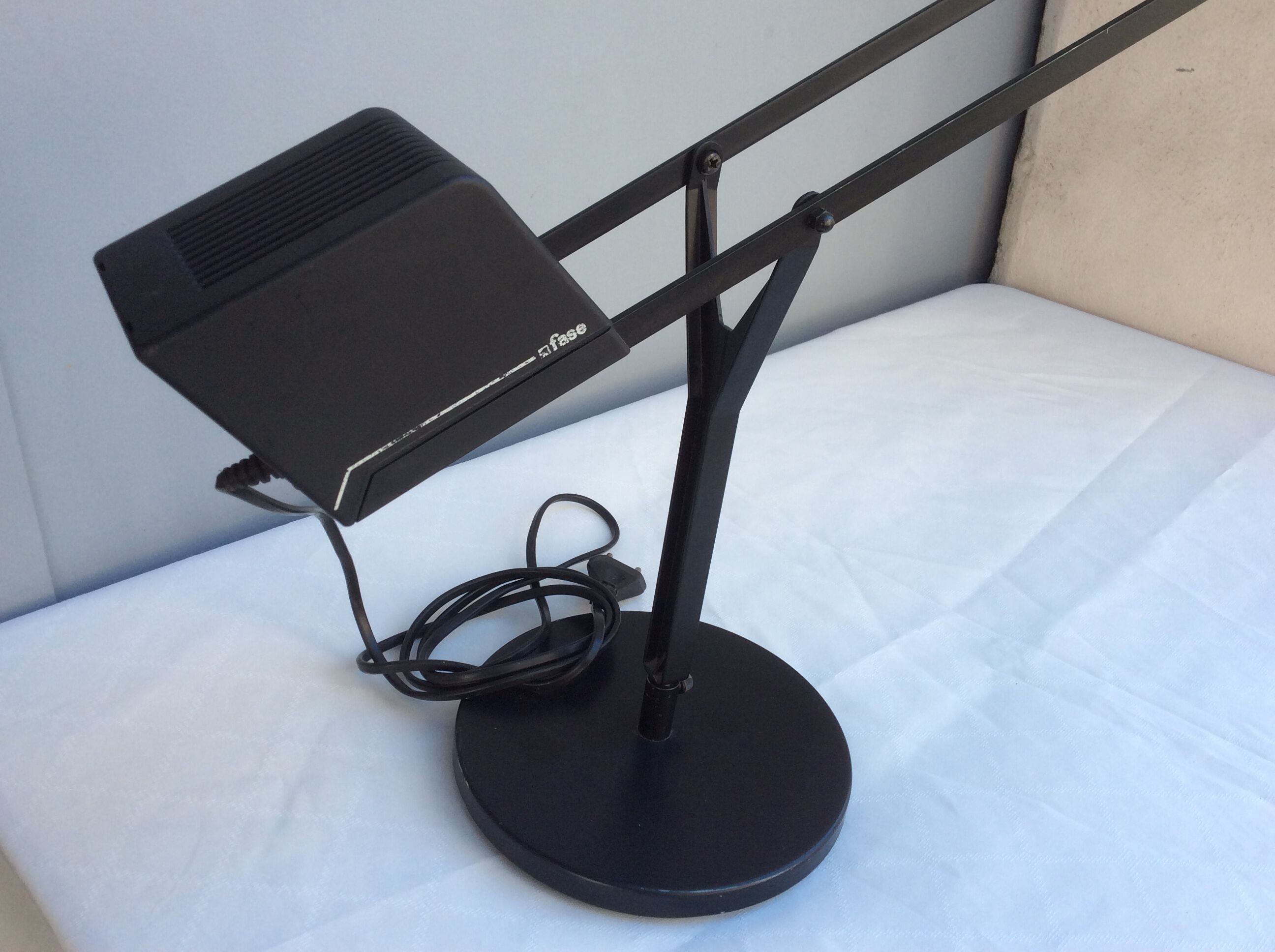 "Fase" pendulum lamp