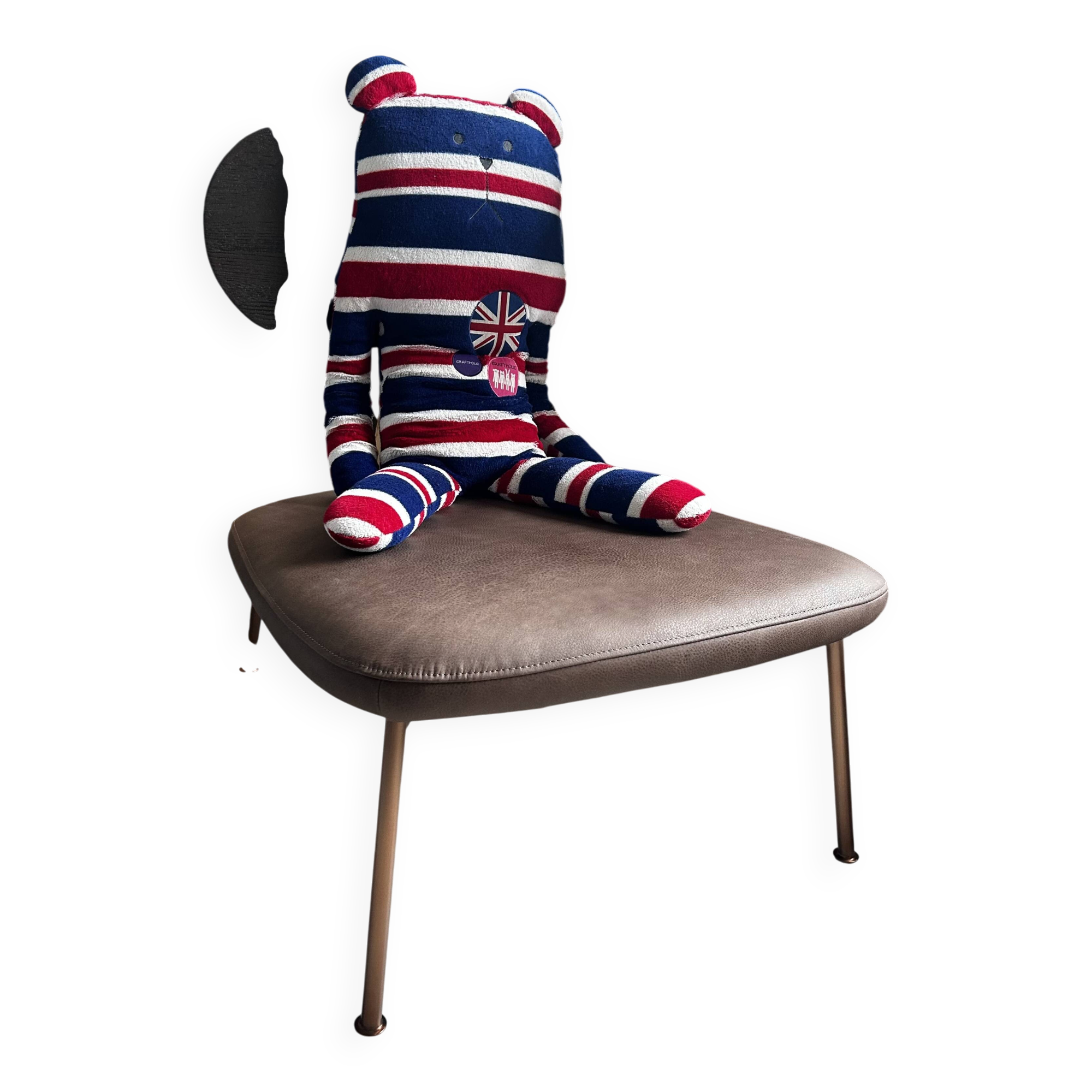 Low armchair Tikammon in solid oak