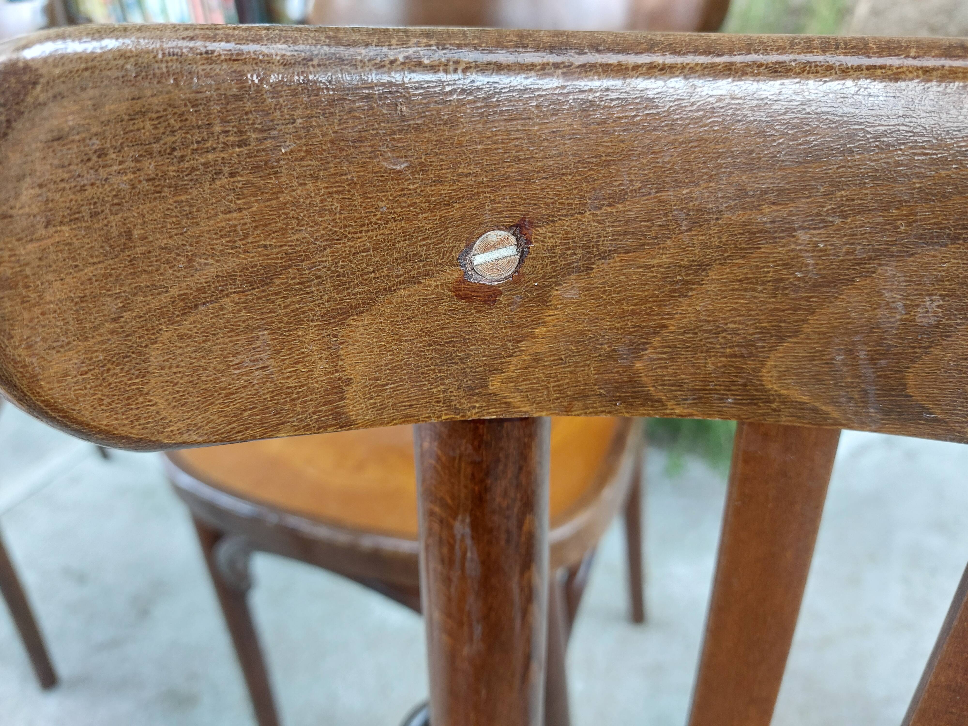 6 bistro chairs, pattern on the seat