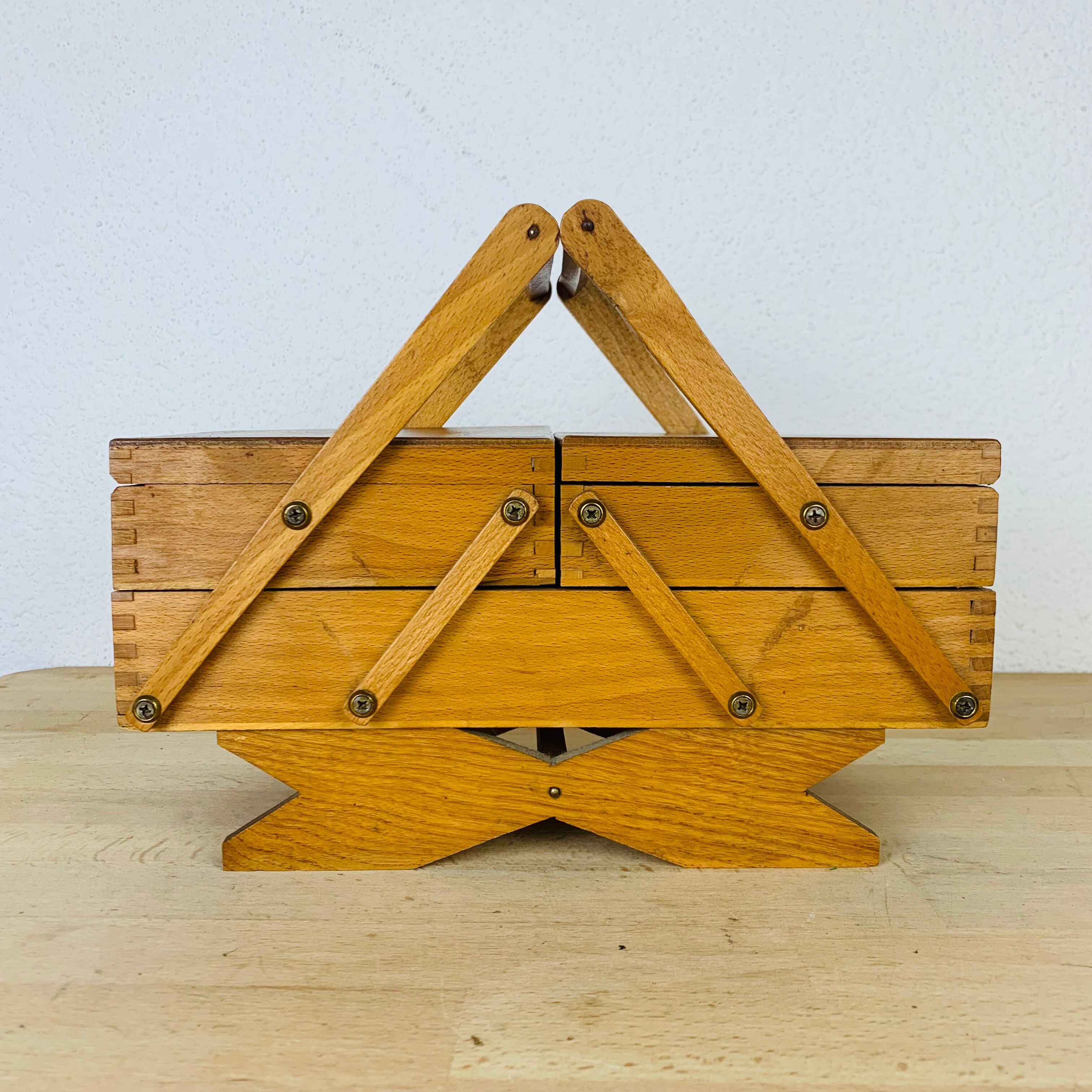 Working wooden sewing box 60s