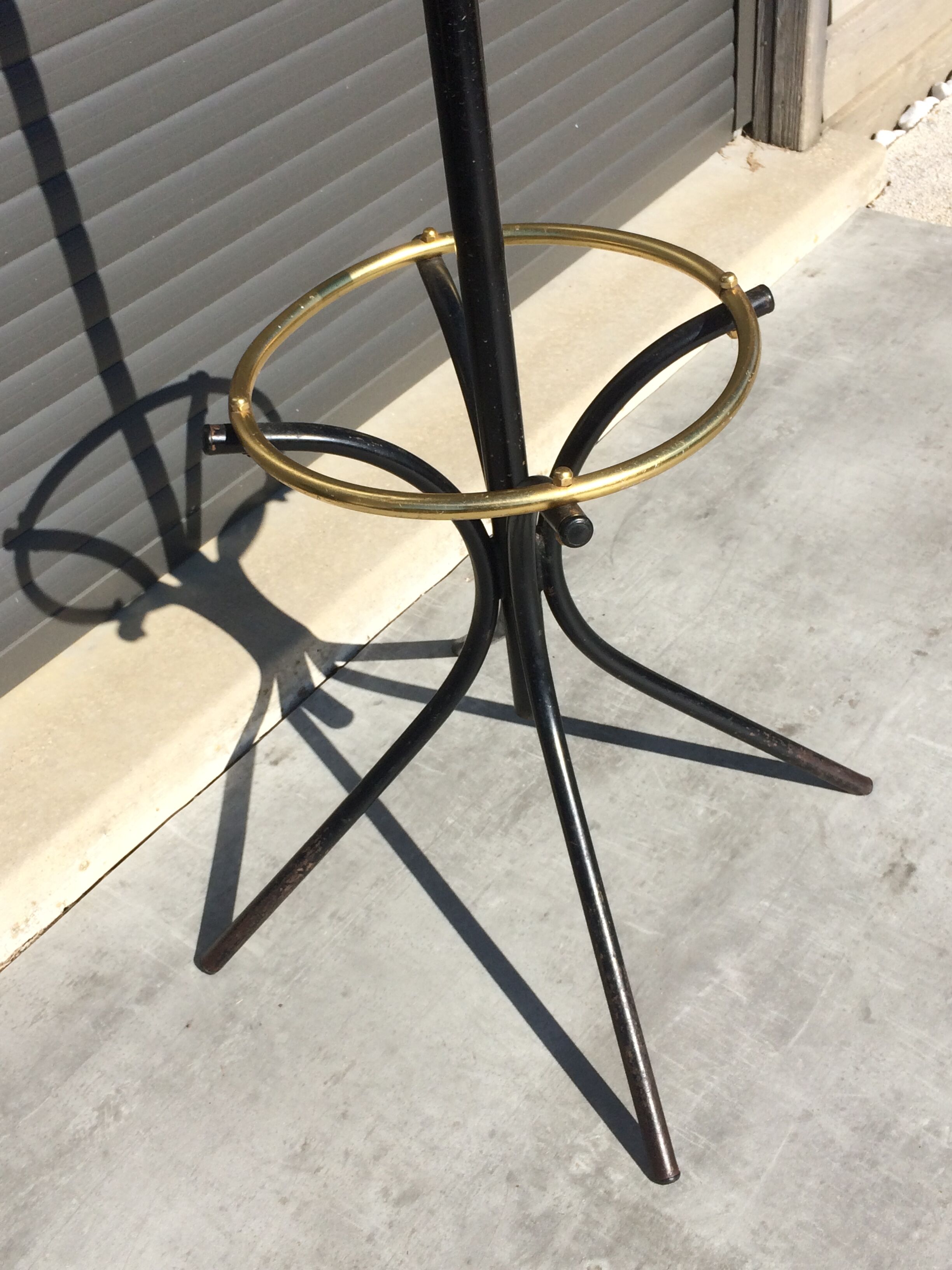 Coatrack 50s brass Parrot