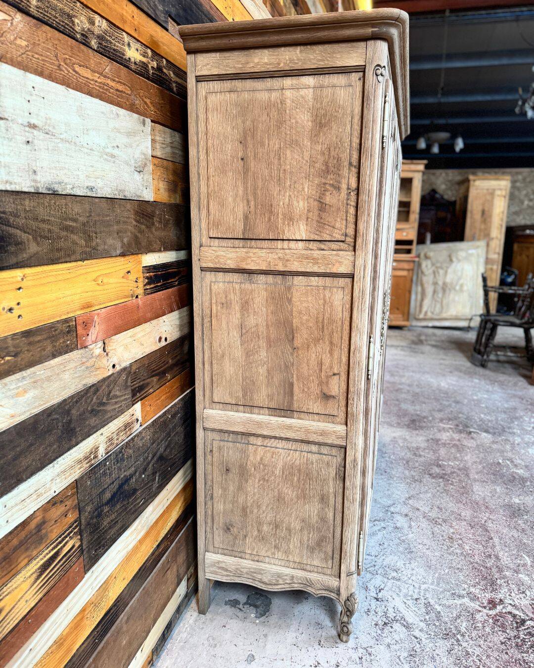 Oak wardrobe in Louis XV style