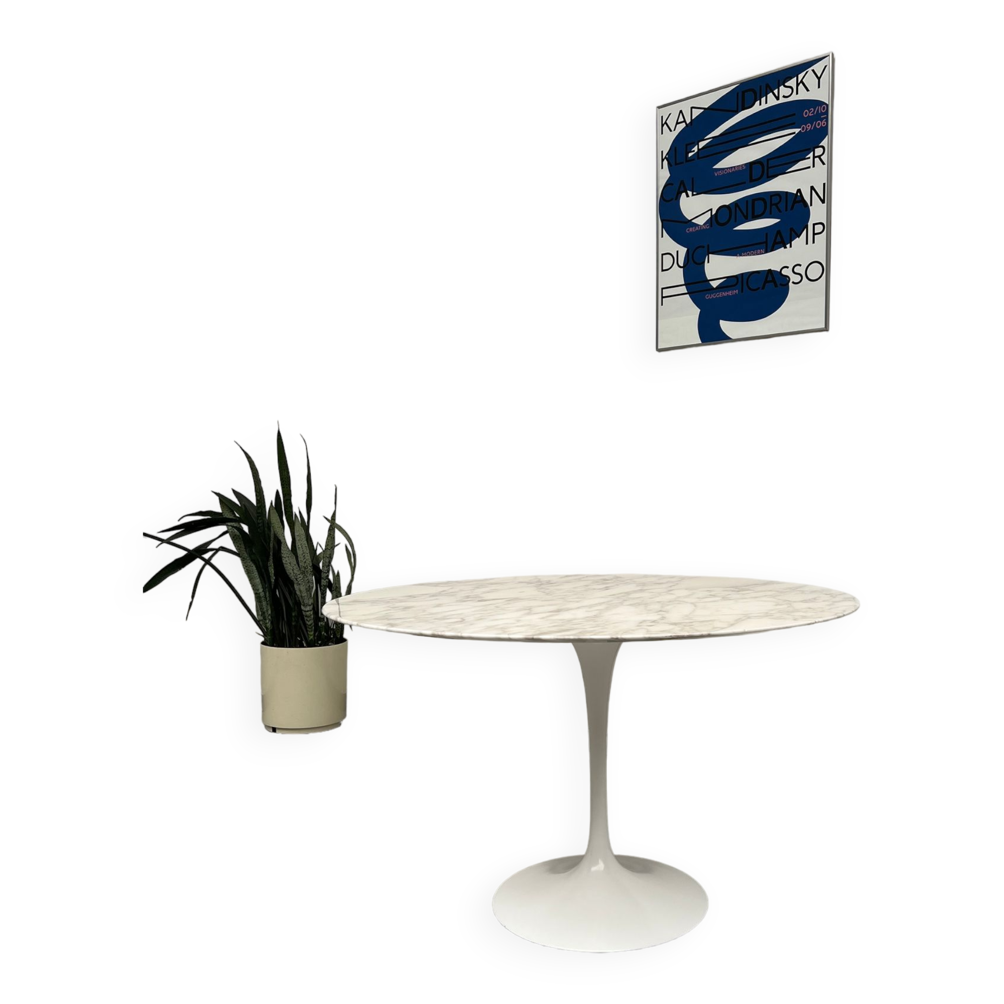 Florence Knoll round table, marble top and tulip base, circa 1960, Eero Saarinen