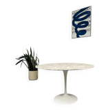 Florence Knoll round table, marble top and tulip base, circa 1960, Eero Saarinen