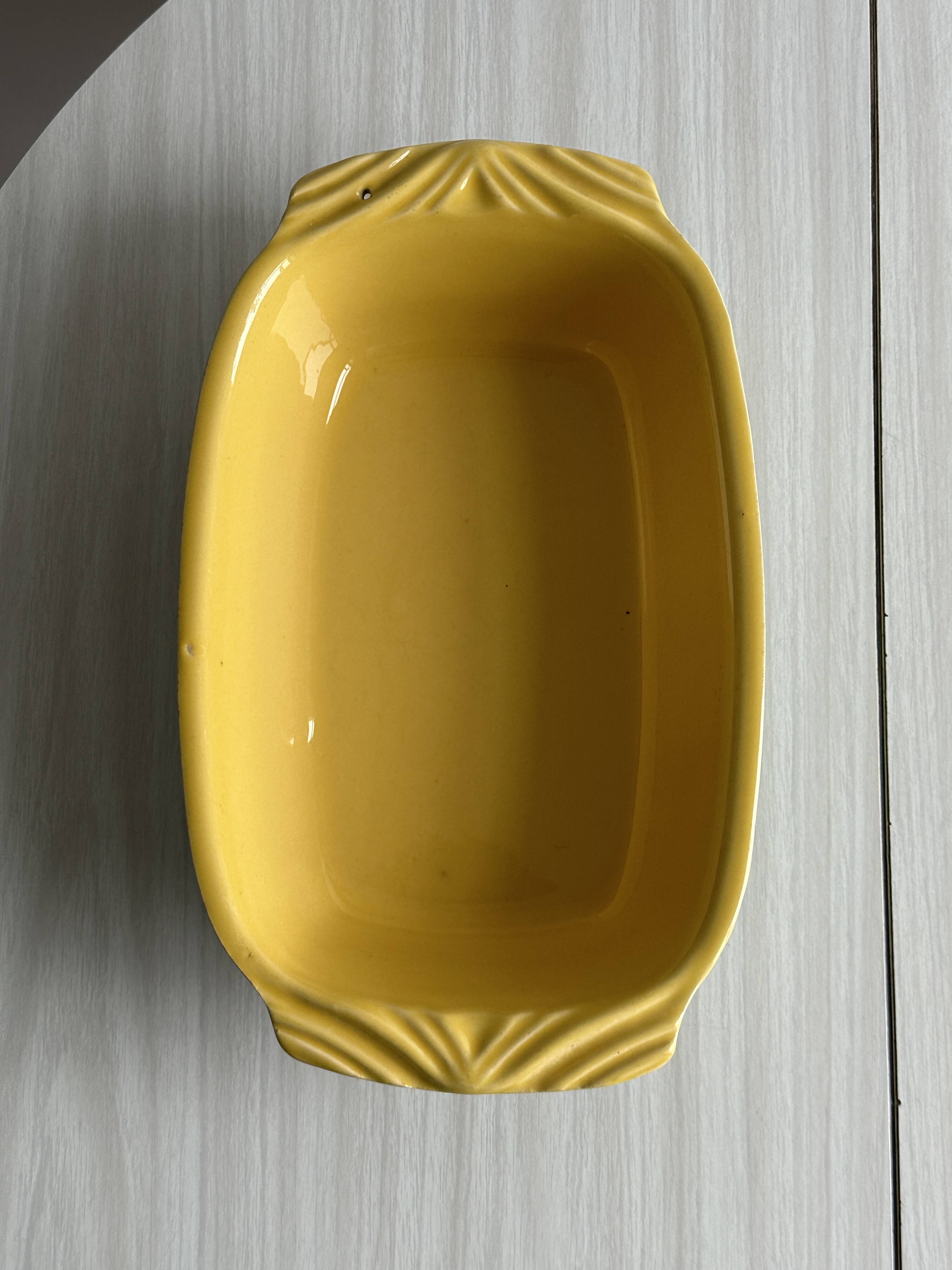 Ceramic baking dish, floral patterns