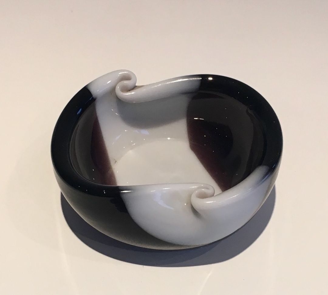 Two-Coloured Black and White Glass Dish with Swirls, circa 1970