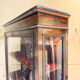 VITRINE DE PRÉSENTATION EN BOIS NOIRCI DE STYLE LOUIS XVI XIX EME SIÈC