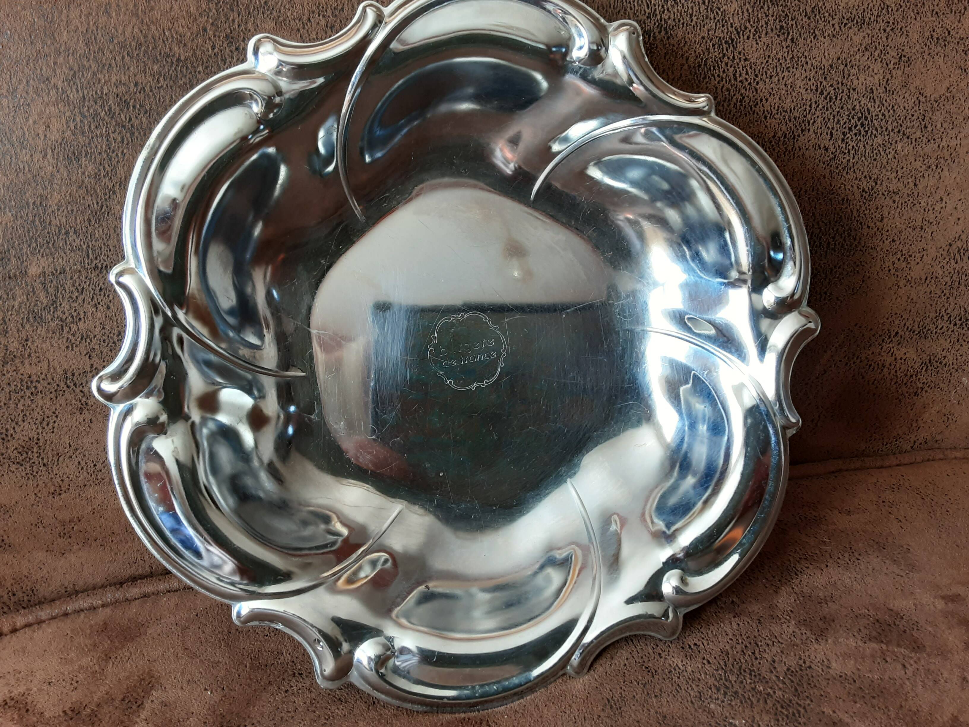 Saladier Bergère de France en métal