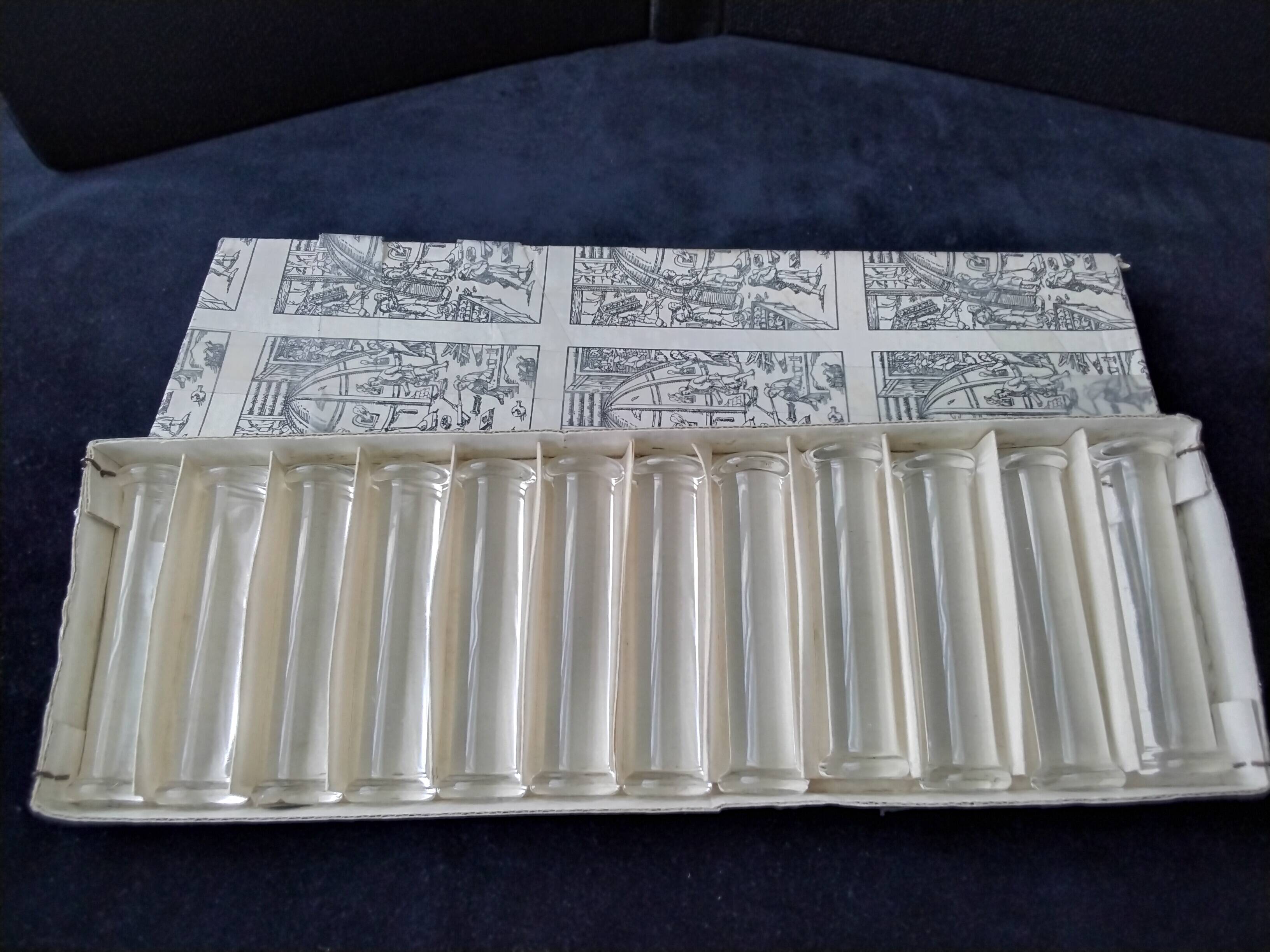 Coffret de 12 porte couteaux en cristal de Hongrie