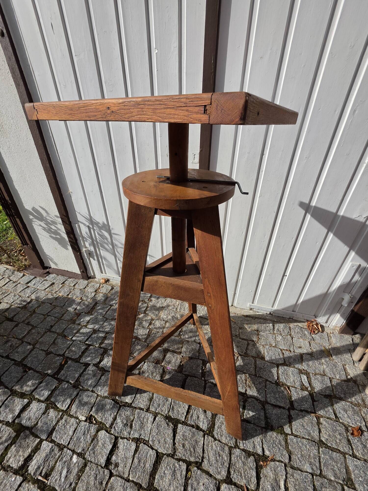 Old sculptor's pedestal