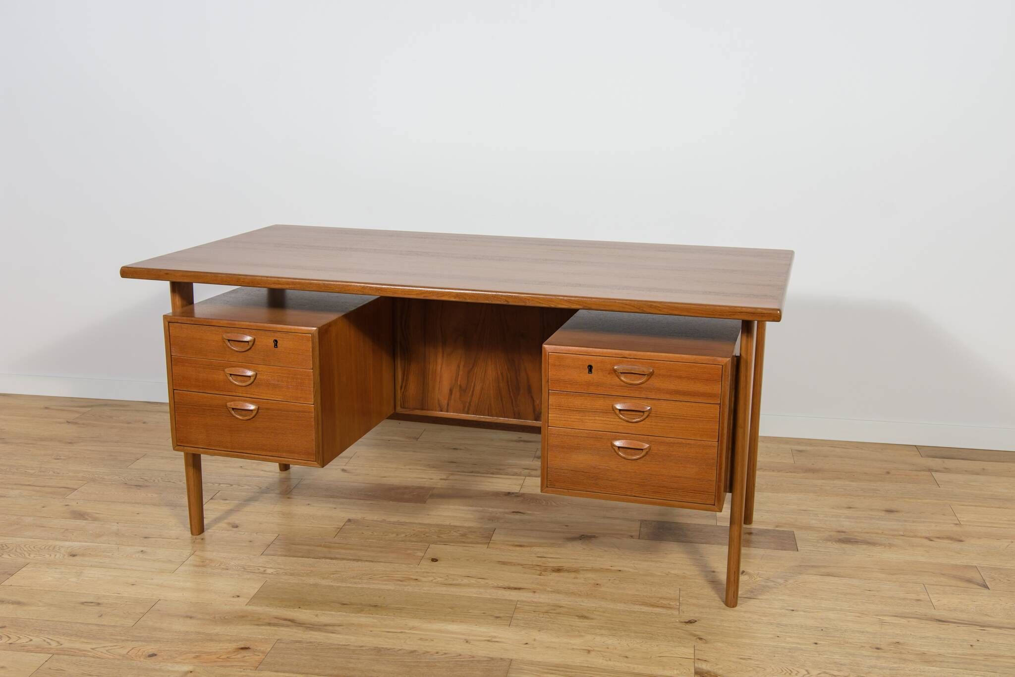 Mid-century freestanding teak desk by Kai Kristiansen for Feldballes Møbelfabrik, 1960s