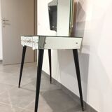 Dressing table vintage art déco in mirror